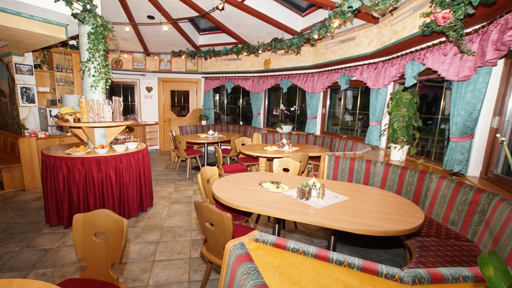 Hotel Gasthof Stoanerhof Mayrhofen Eksteriør billede